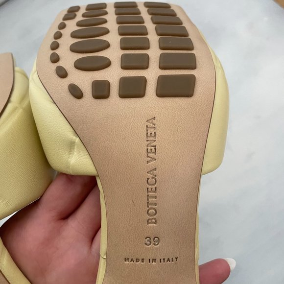 ❌SOLD❌Bottega Veneta Rubber Lido  Quilted Leather Mules In Lemonade Color - Picture 9 of 9